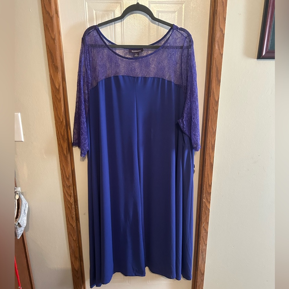 Lace sleeve dress